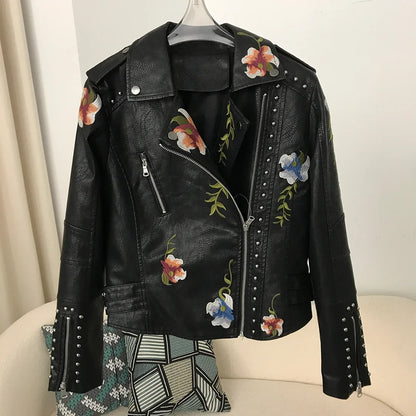 2024 Frühlings-Bikerjacke PU-Lederjacken Damen bestickter Nietenmantel Moto &amp; Biker Streetwear Reißverschluss Mantel Kleidung